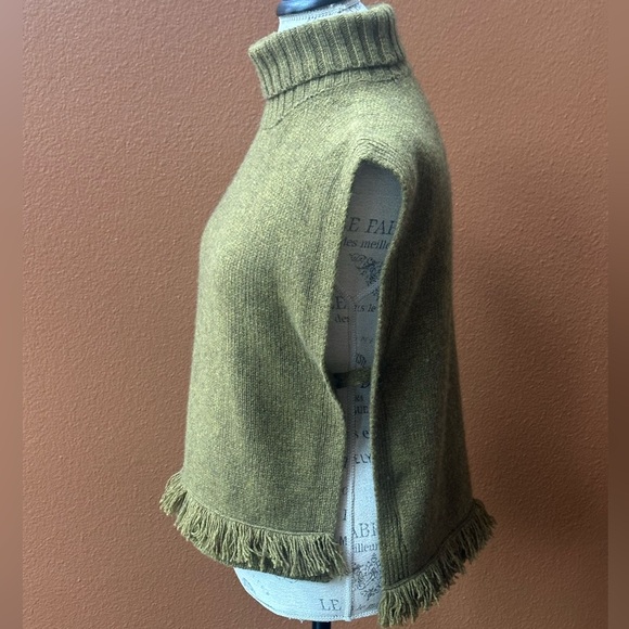 Bonpoint Girls Yak Wool/Wool Olive Turtleneck Sleeveless Sweater Poncho Size 12 - Picture 5 of 10